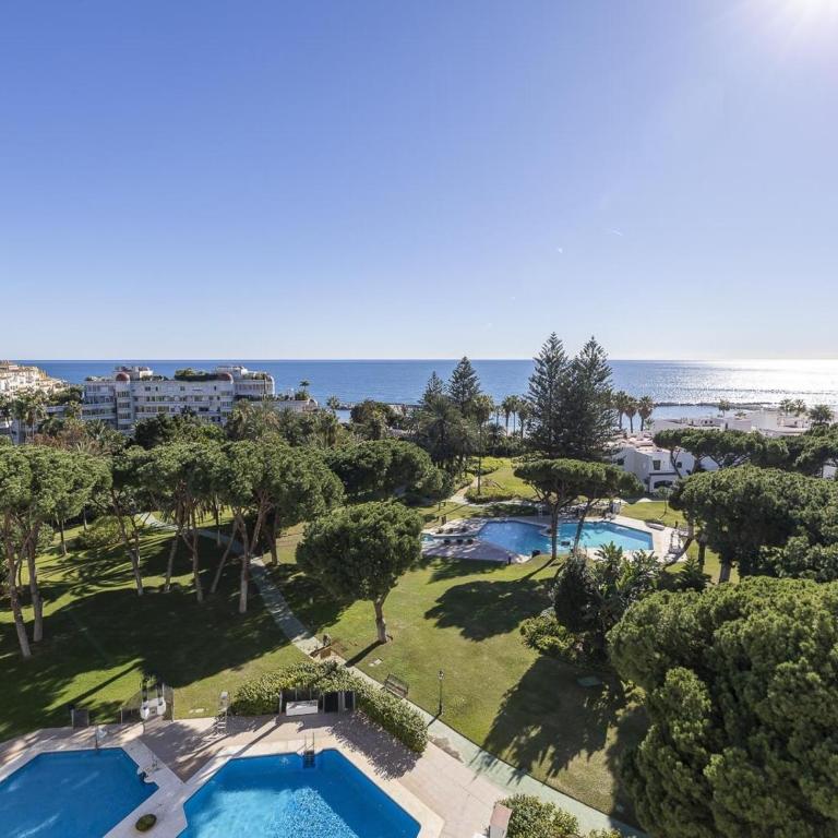 Espacioso apartamento en 1ª línea de playa - Apartment - 34