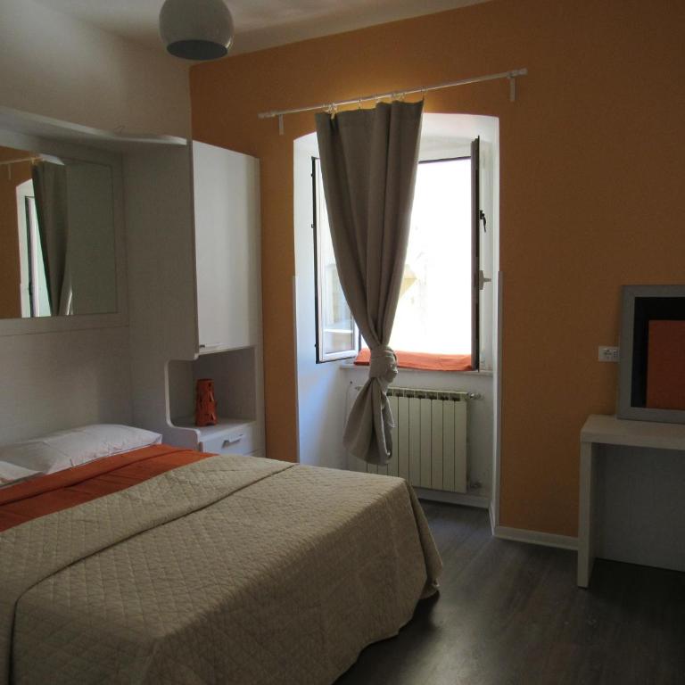 Smart Rooms - Double Room with Private Bathroom - 3
