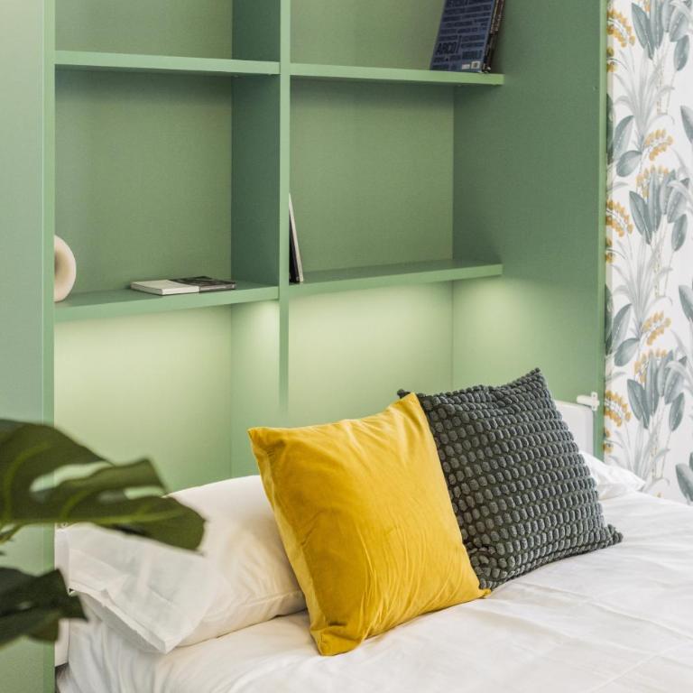 Green suite by Concept Flats - Superior Studio - 17