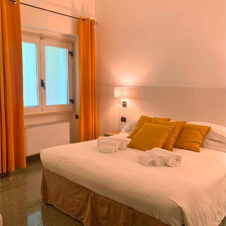 Amoredimare B&B in Villa - Camera Matrimoniale/Doppia con Letti Singoli con Letto Supplementare - 2