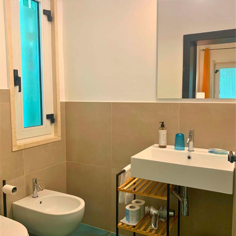 Amoredimare B&B in Villa - Camera Matrimoniale/Doppia con Letti Singoli con Letto Supplementare - 6