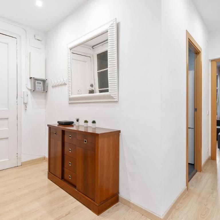 Lodging Apartments Villarroel apartment - Two-Bedroom Apartment - 21