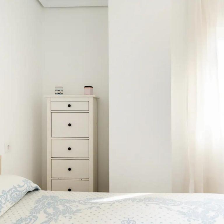 Apartamento amplio con 4 habitaciones y 2 baños - Great apartment with 4 rooms - 2 baths - Apartamento - 6