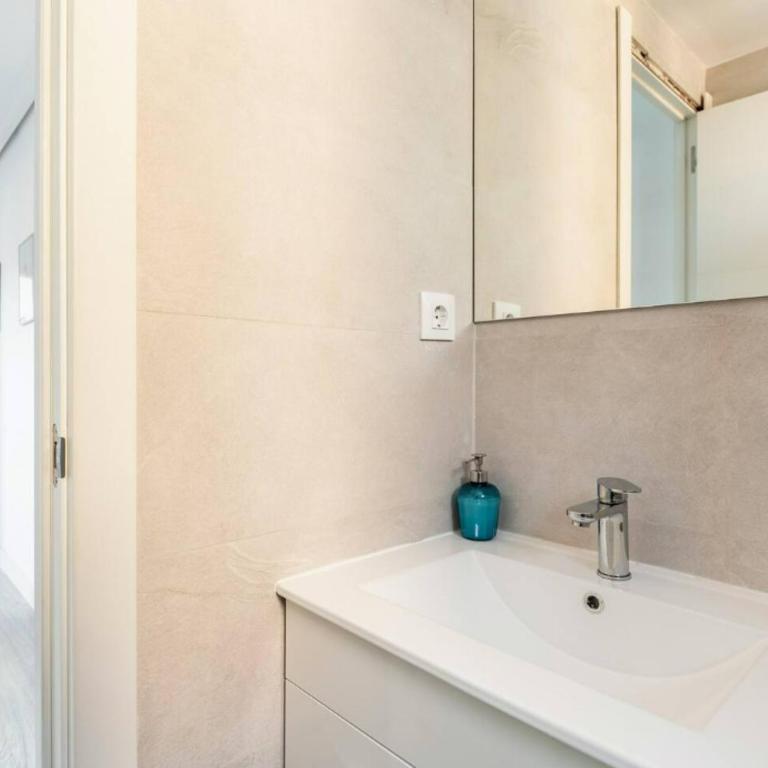 Apartamento amplio con 4 habitaciones y 2 baños - Great apartment with 4 rooms - 2 baths - Apartamento - 15