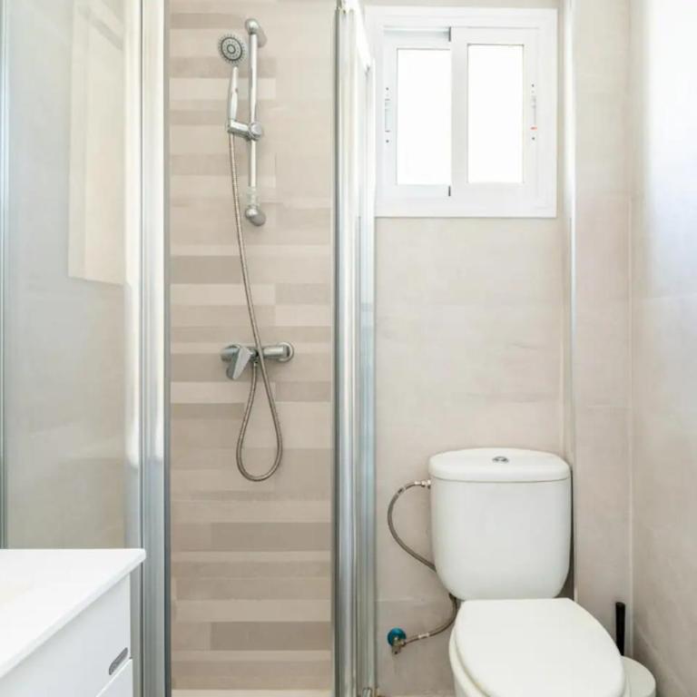 Apartamento amplio con 4 habitaciones y 2 baños - Great apartment with 4 rooms - 2 baths - Apartamento - 18