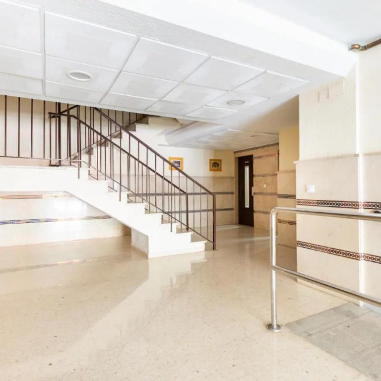 Apartamento amplio con 4 habitaciones y 2 baños - Great apartment with 4 rooms - 2 baths - Apartamento - 31