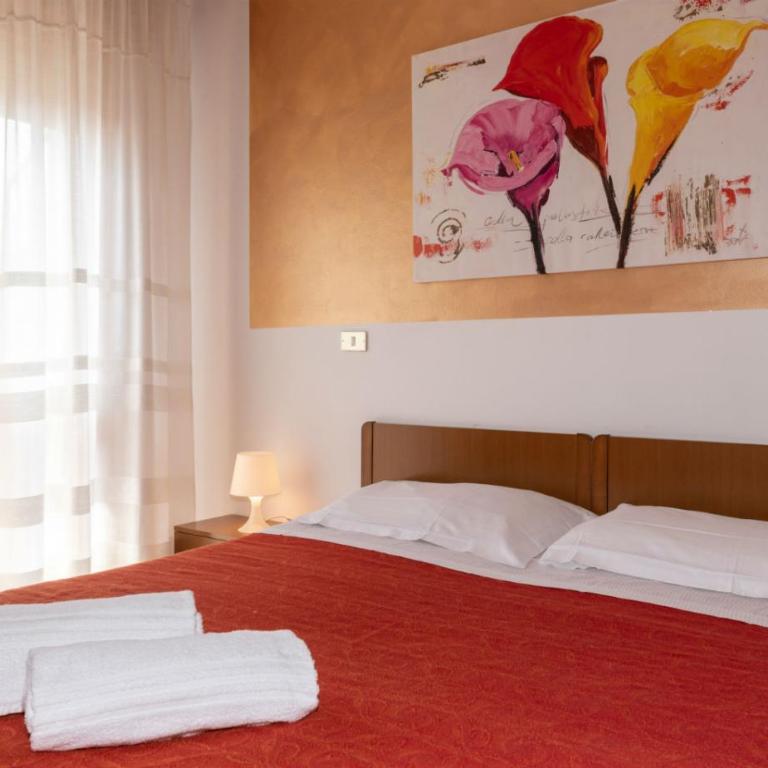 Hotel Nazionale - Camera Economy Matrimoniale/Doppia con Letti Singoli - 5
