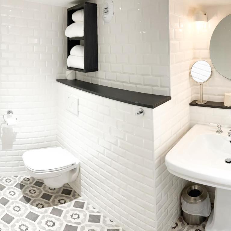 Hotel Litteraire Marcel Ayme, BW Premier Collection - Studio avec Kitchenette - 7