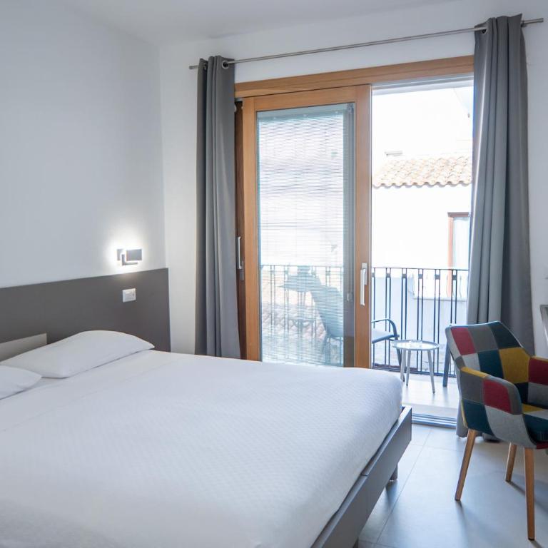 Nuova -Luxury Rooms & Apartment- - Camera Matrimoniale/Doppia con Letti Singoli con Balcone - 1
