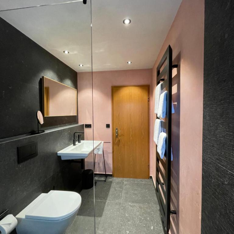 Moderne Ferienwohnung mit Zugspitzblick - Apartment mit 2 Schlafzimmern - 16