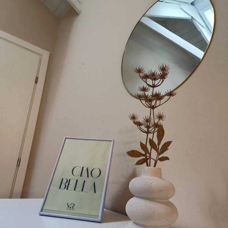 YR Apartments Bocconi- Modern Loft, 3 Min Walk to Duomo Tram - One-Bedroom House - 12