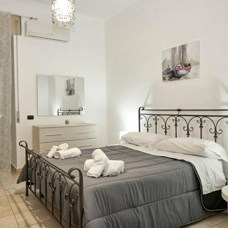 Napoli Duomo Center Home - Two-Bedroom Apartment - 31