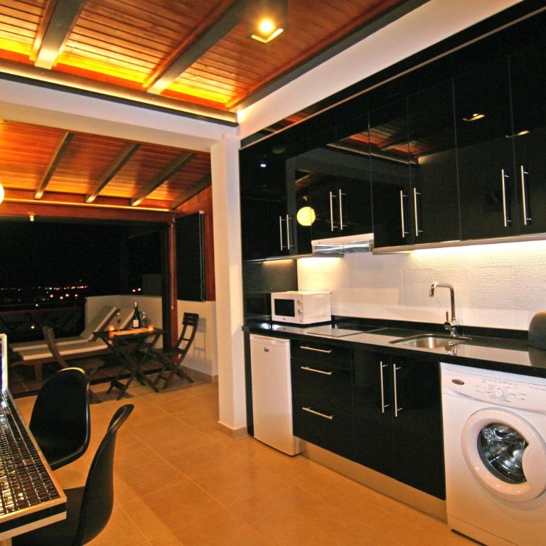 Crystalsuite. Beautiful penthouse with sea views - One-Bedroom Apartment - 19