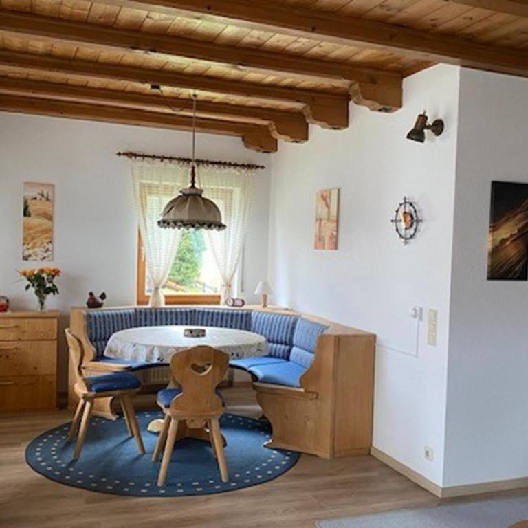 Ferienwohnung Deininger inkl. Chiemgaukarte - Apartment mit Balkon - 1