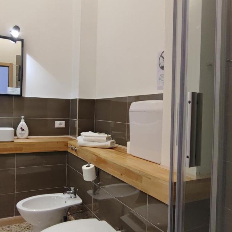 Palermo Belmonte Florio - Camera Matrimoniale con Bagno Privato - 11