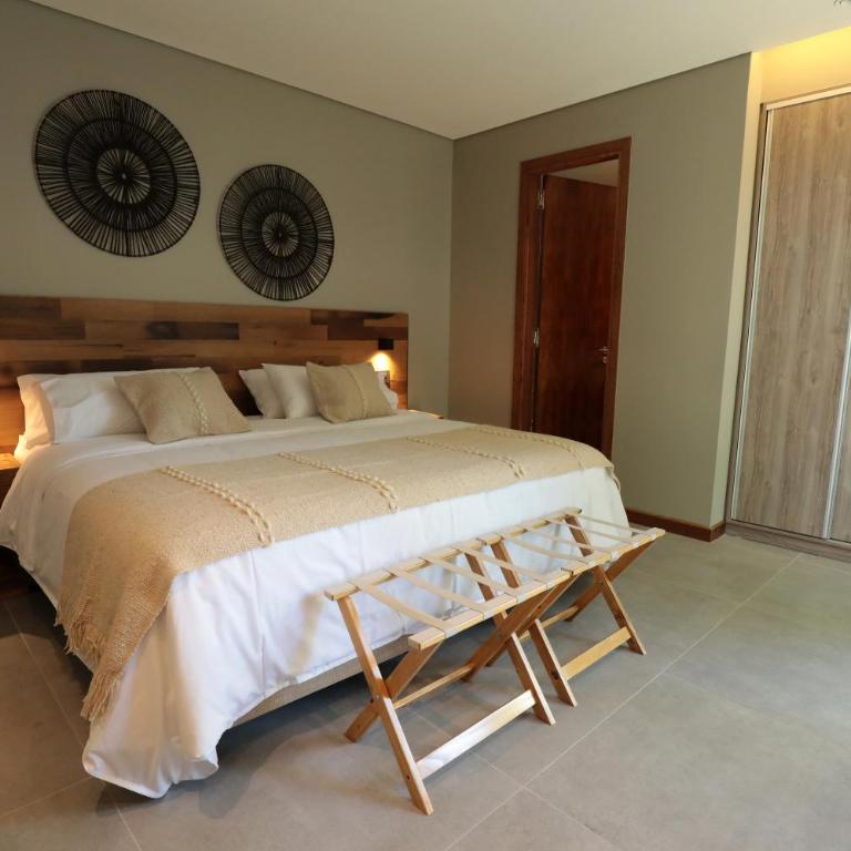 Heura Petit Hotel - Habitación con cama grande y vistas al jardín - 6