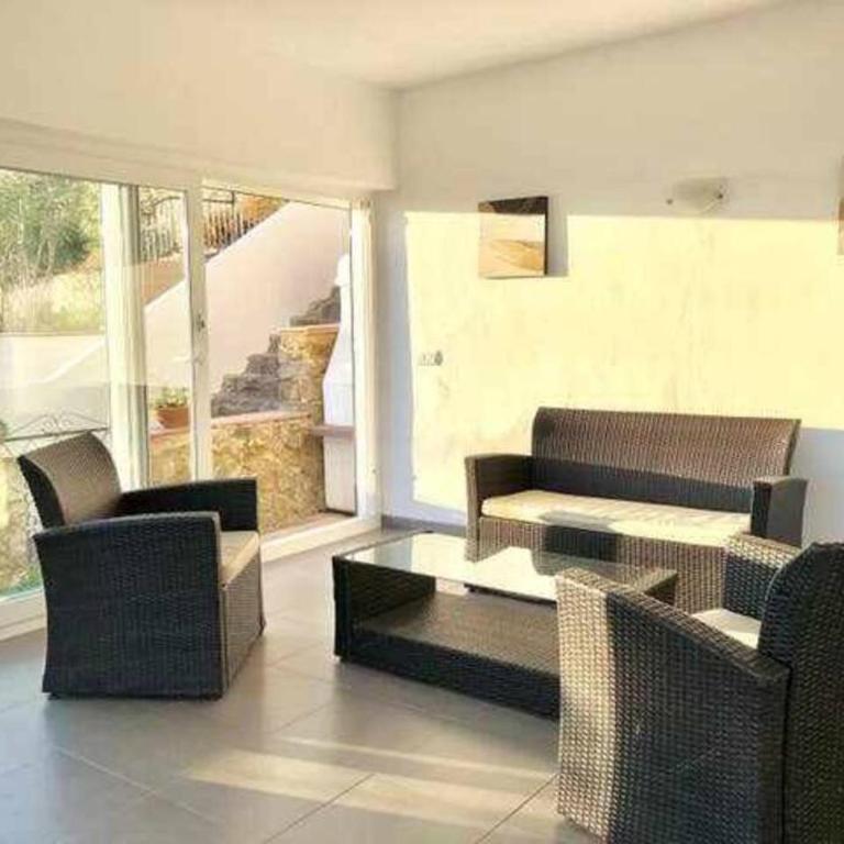 Amplio apartamento con jardín en Almadrava - Three-Bedroom Apartment - 26