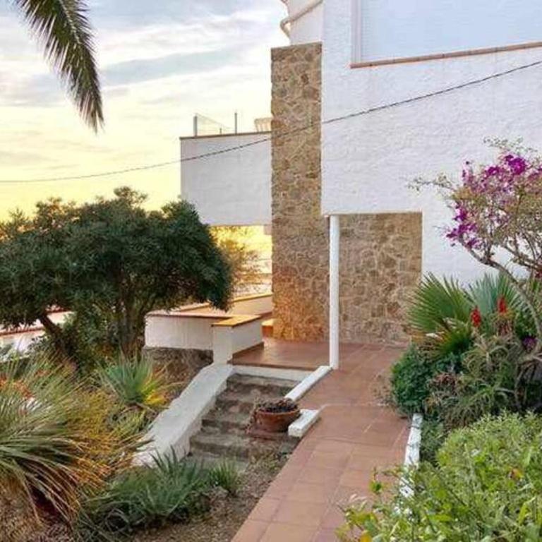 Amplio apartamento con jardín en Almadrava - Three-Bedroom Apartment - 27