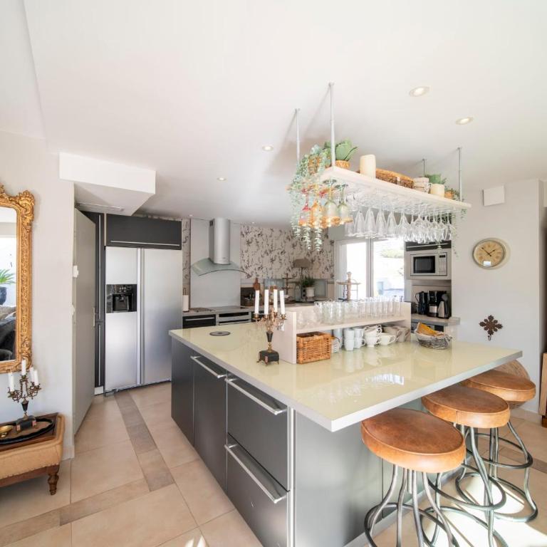 Cannes Luxury Rental - Pretty 3 bedroom apartment to rent with 50m terrace - Apartment - 6