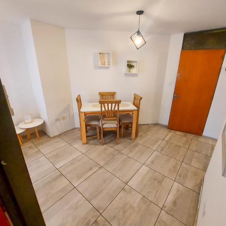 Departamento céntrico LA CAÑADA con BALCÓN a metros de la PEATONAL de la ciudad - Apartamento de 1 dormitorio - 5