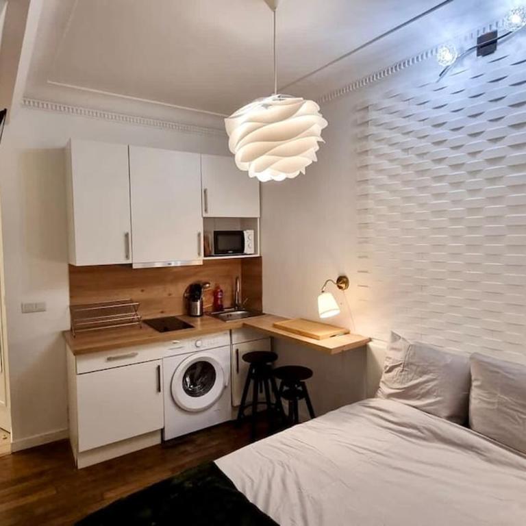Champs-Elysées - Suite for 2 people - One-Bedroom Apartment - 11