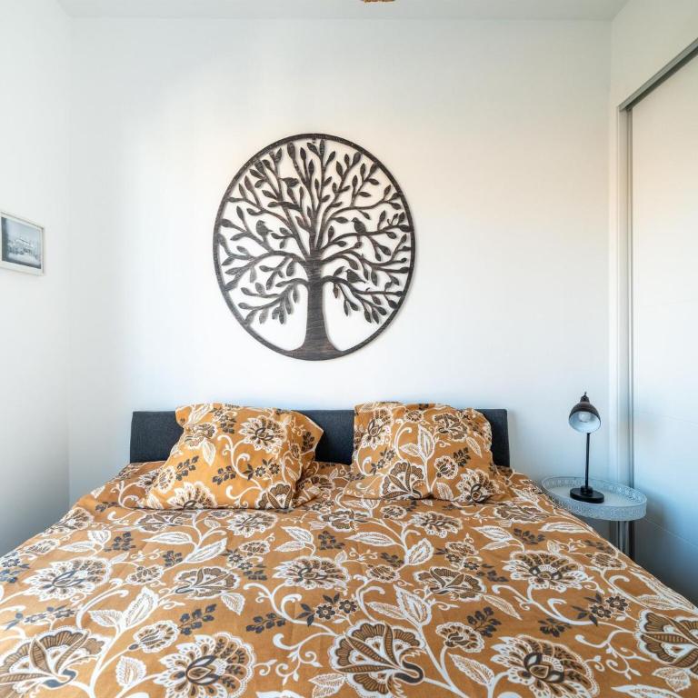 Comfortable home with a private pool - Four-Bedroom Villa - 20