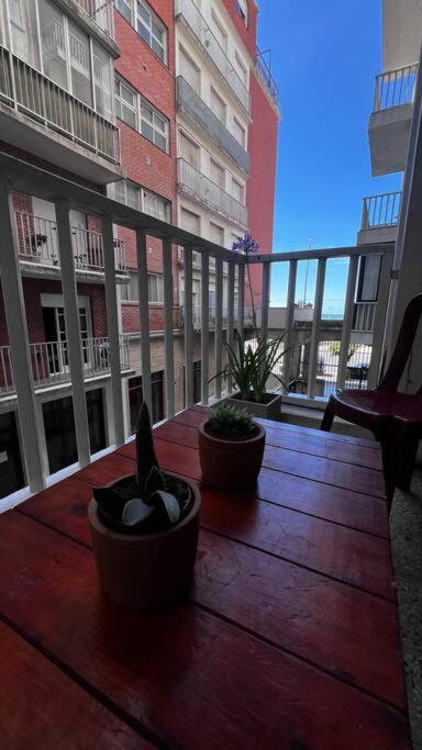 Excelente departamento, frente al mar - Apartamento de 2 dormitorios - 29
