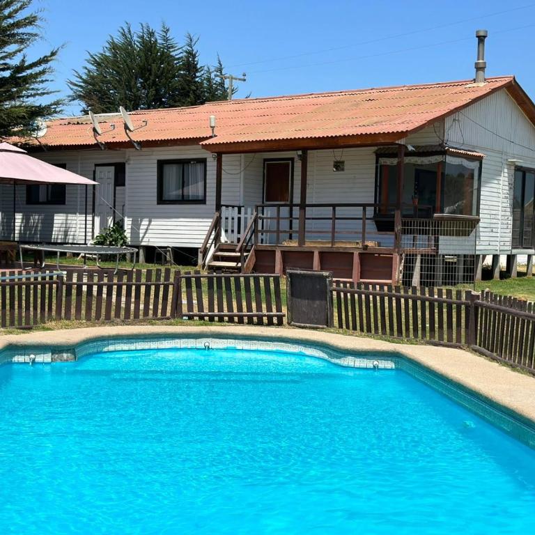 Arriendo de casa 9 personas con piscina - Three-Bedroom Apartment - 1