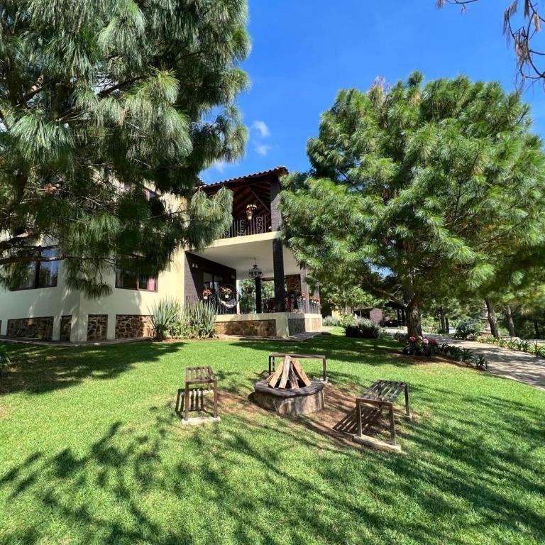 Hermosa Cabaña Familiar hasta para 30 huéspedes - Chalet - 32