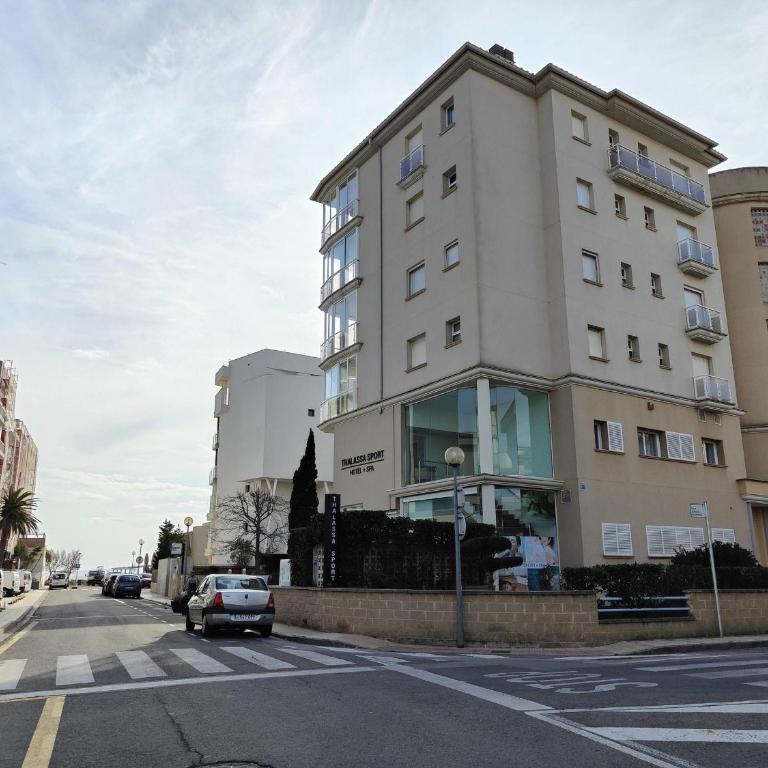 Apartamento Confortable en Roses, Playa a 20m, Terraza Amplia - ES-258-29 - Apartamento - 5