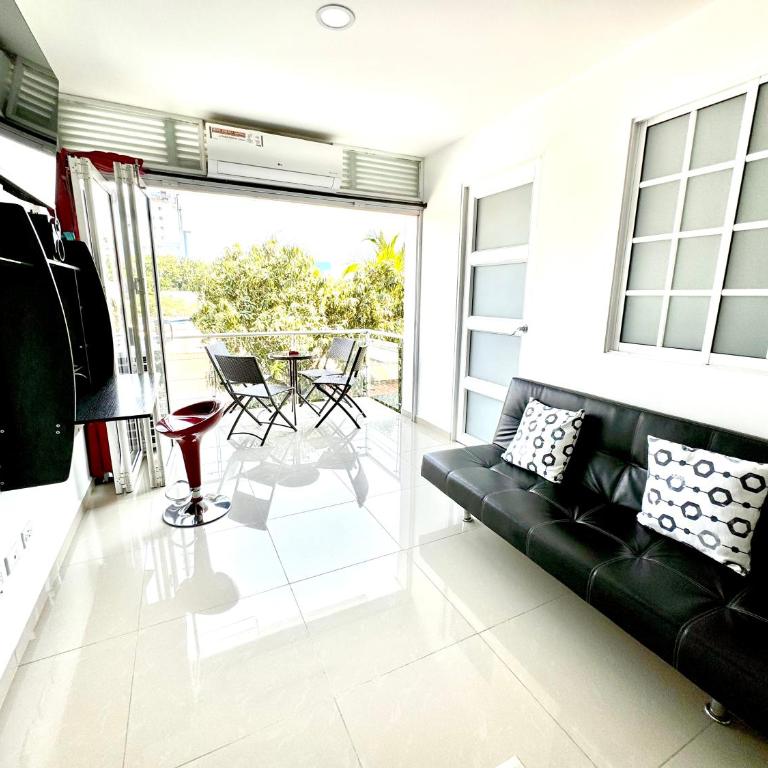 Aptos Modernos cerca CQB Imbanaco & Tequendama canchas panamericanas - Apartment with Balcony - 19