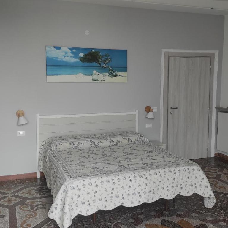AffittaCamere Columbus - Camera Matrimoniale/Doppia con Letti Singoli con Bagno Privato Esterno - 7