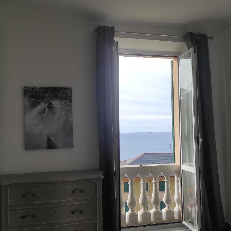 AffittaCamere Columbus - Camera Matrimoniale/Doppia con Letti Singoli con Bagno Privato Esterno - 8