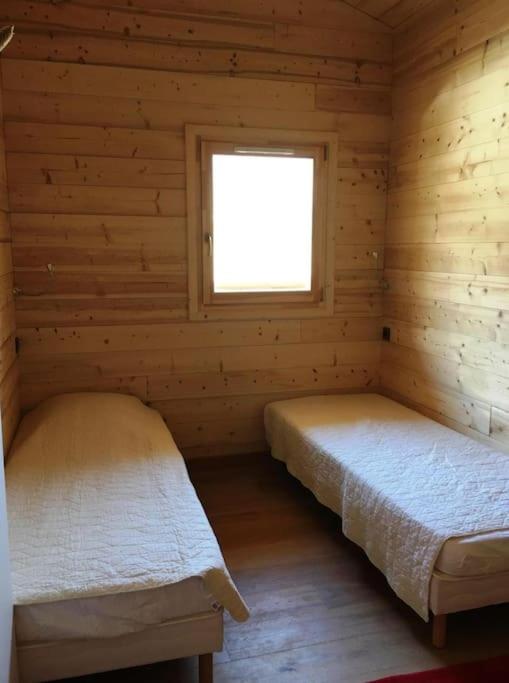 Individual chalet for up to 12 people maximum - Chalet - 18