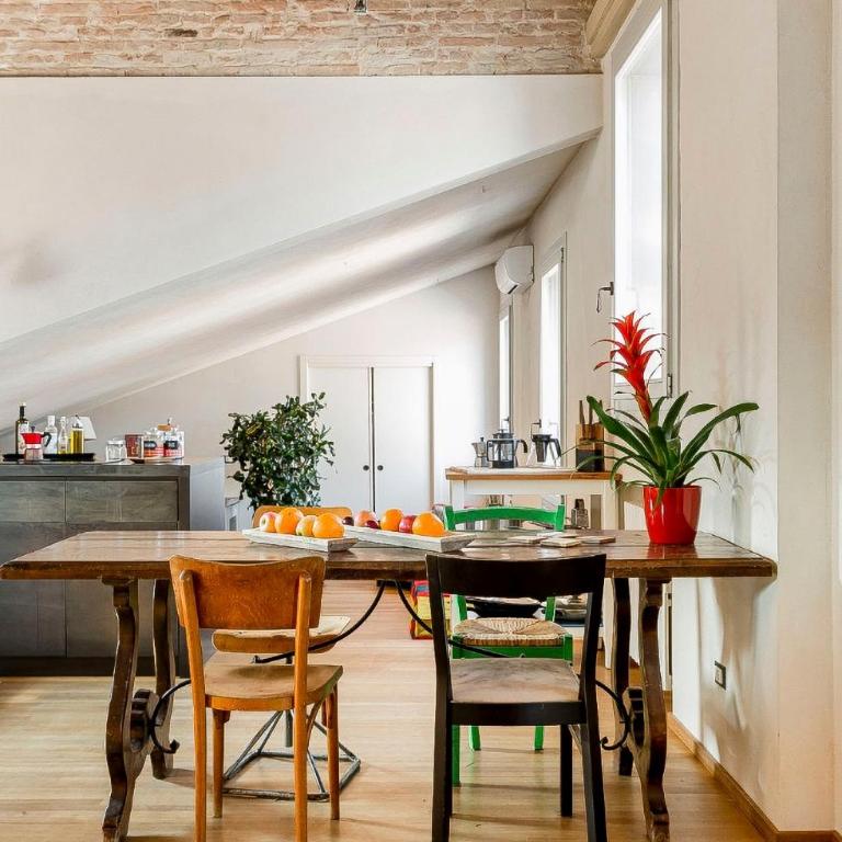 Bright and Peaceful Apartment in Historic Palazzo - Two-Bedroom Apartment - 23