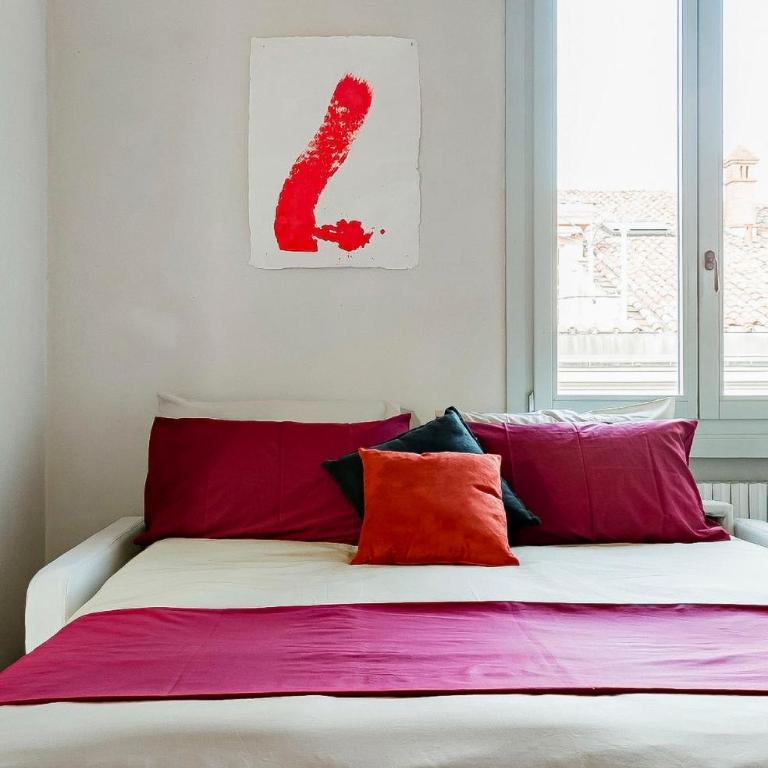 Bright and Peaceful Apartment in Historic Palazzo - Two-Bedroom Apartment - 24