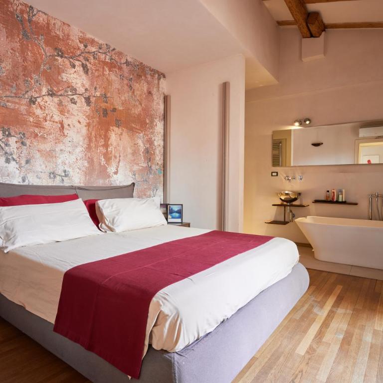 Bright and Peaceful Apartment in Historic Palazzo - Two-Bedroom Apartment - 10