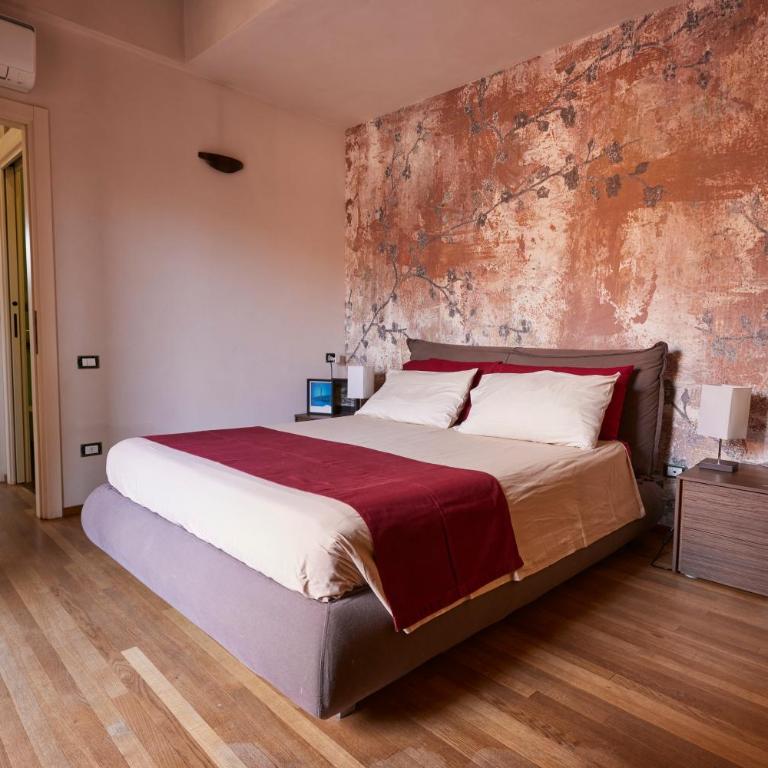 Bright and Peaceful Apartment in Historic Palazzo - Two-Bedroom Apartment - 33