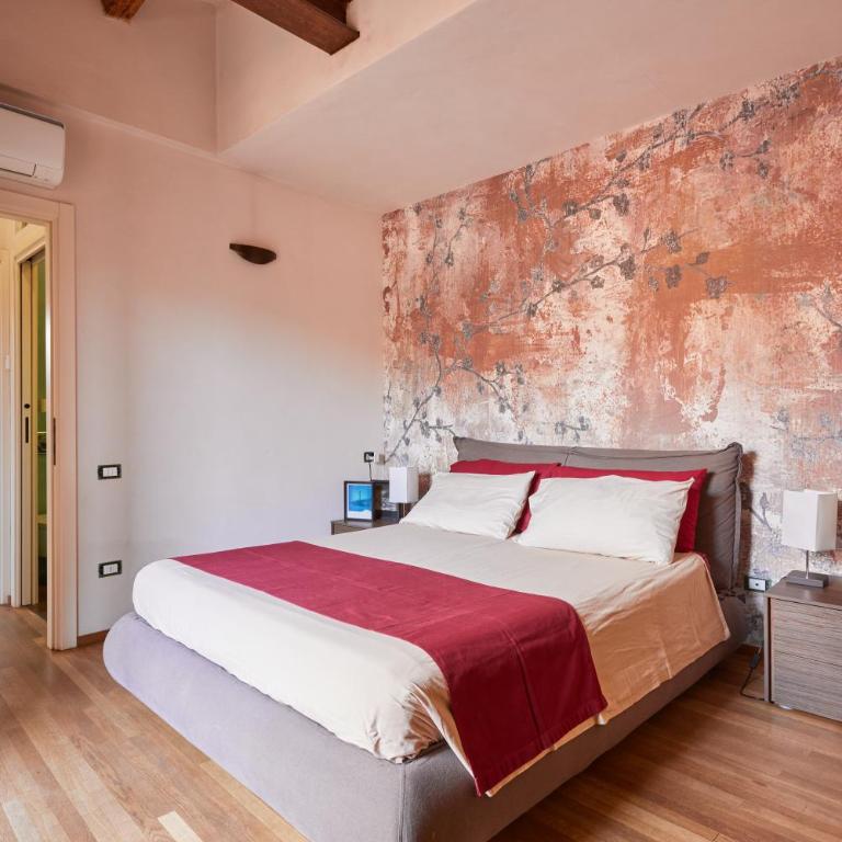 Bright and Peaceful Apartment in Historic Palazzo - Two-Bedroom Apartment - 29