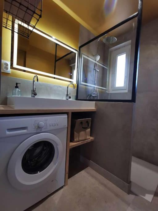Dark blue Appartement 2 chambres climatisation parking 900m des remparts - Apartment mit 2 Schlafzimmern - 22