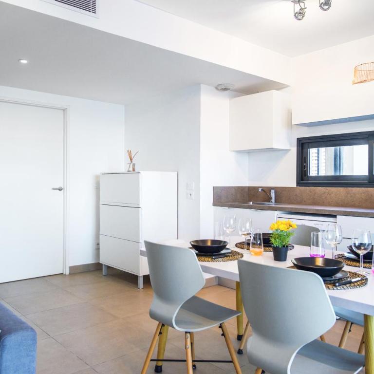 Vue mer & Tour Odéon - Terrasse - Parking - BJ - Appartement 2 Chambres - 17