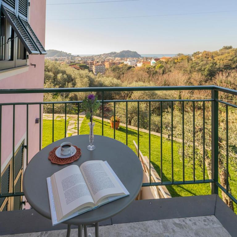 Villa Chicchi B&B - Sestri Levante - Camera Matrimoniale/Doppia con Letti Singoli con Vista Mare - 33