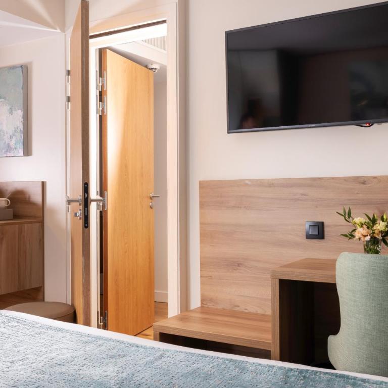 Hôtel Théorème - Trois chambres communicantes avec accès privé au hammam - 2