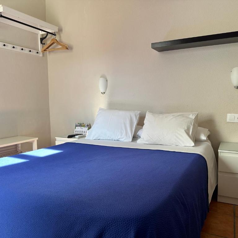 Hostal Moscatel - Small Double Room - 4