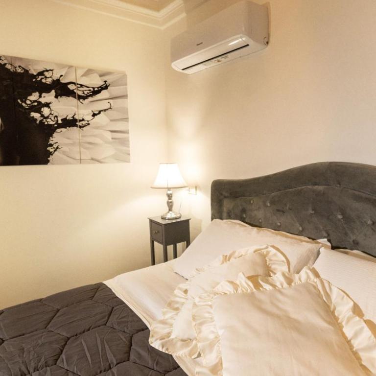 Duomo Luxury Suite Catania - Deluxe Queen Room - 6