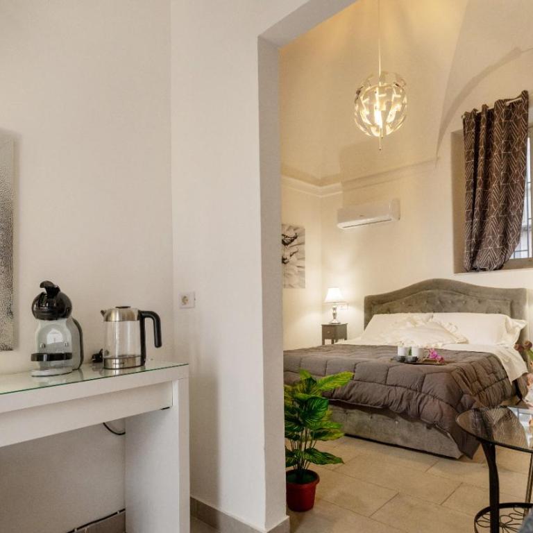 Duomo Luxury Suite Catania - Deluxe Queen Room - 1