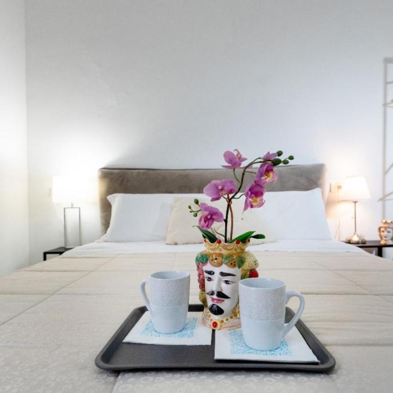 Duomo Luxury Suite Catania - Standard Queen Room - 14