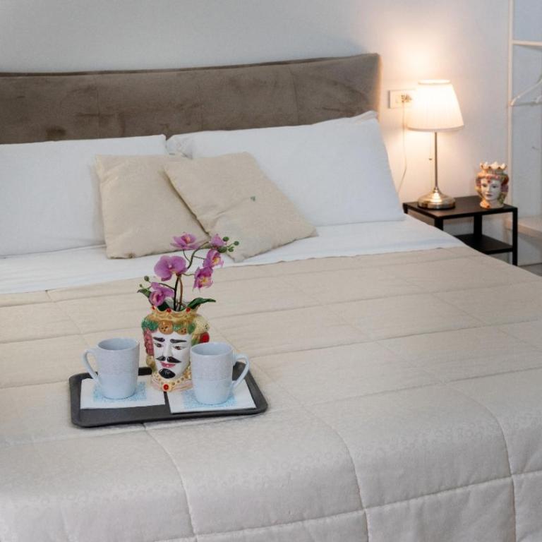 Duomo Luxury Suite Catania - Standard Queen Room - 13
