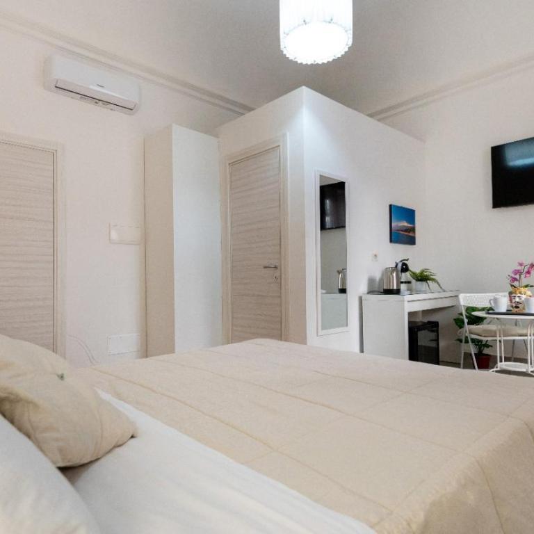 Duomo Luxury Suite Catania - Standard Queen Room - 6