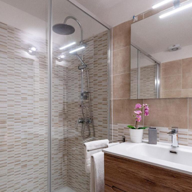Duomo Luxury Suite Catania - Standard Queen Room - 7